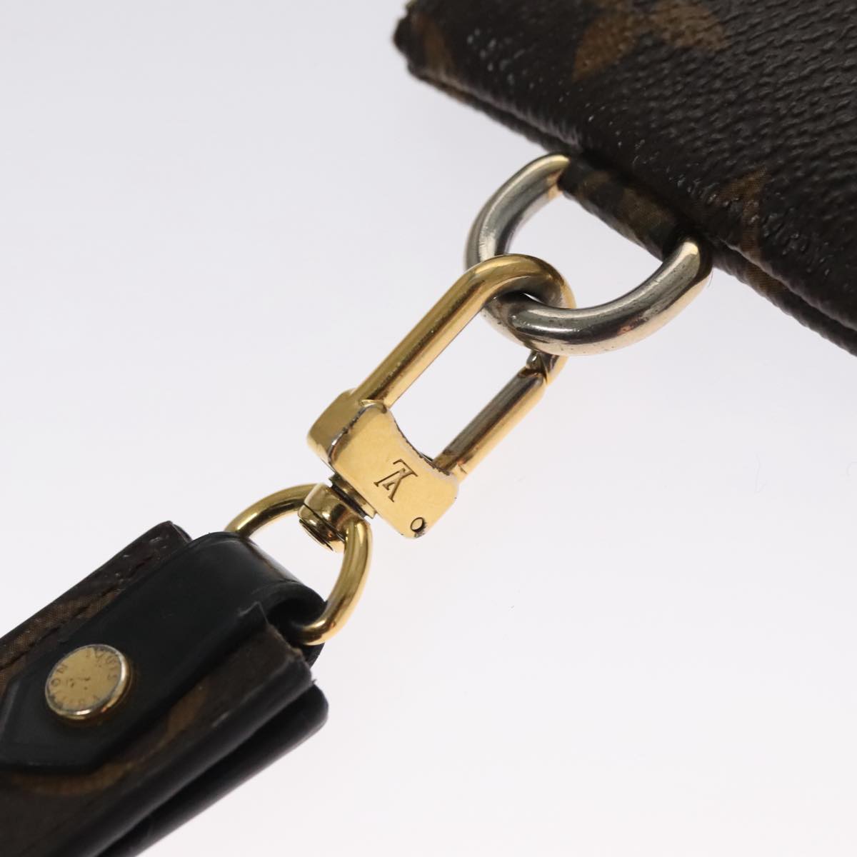LOUIS VUITTON Monogram City Pouch M63447 LV 109972