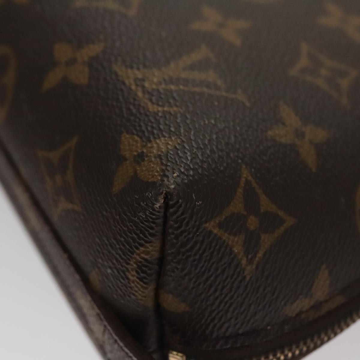 LOUIS VUITTON Monogram Trousse Demi Ronde Cosmetic Pouch M47520 LV 109998