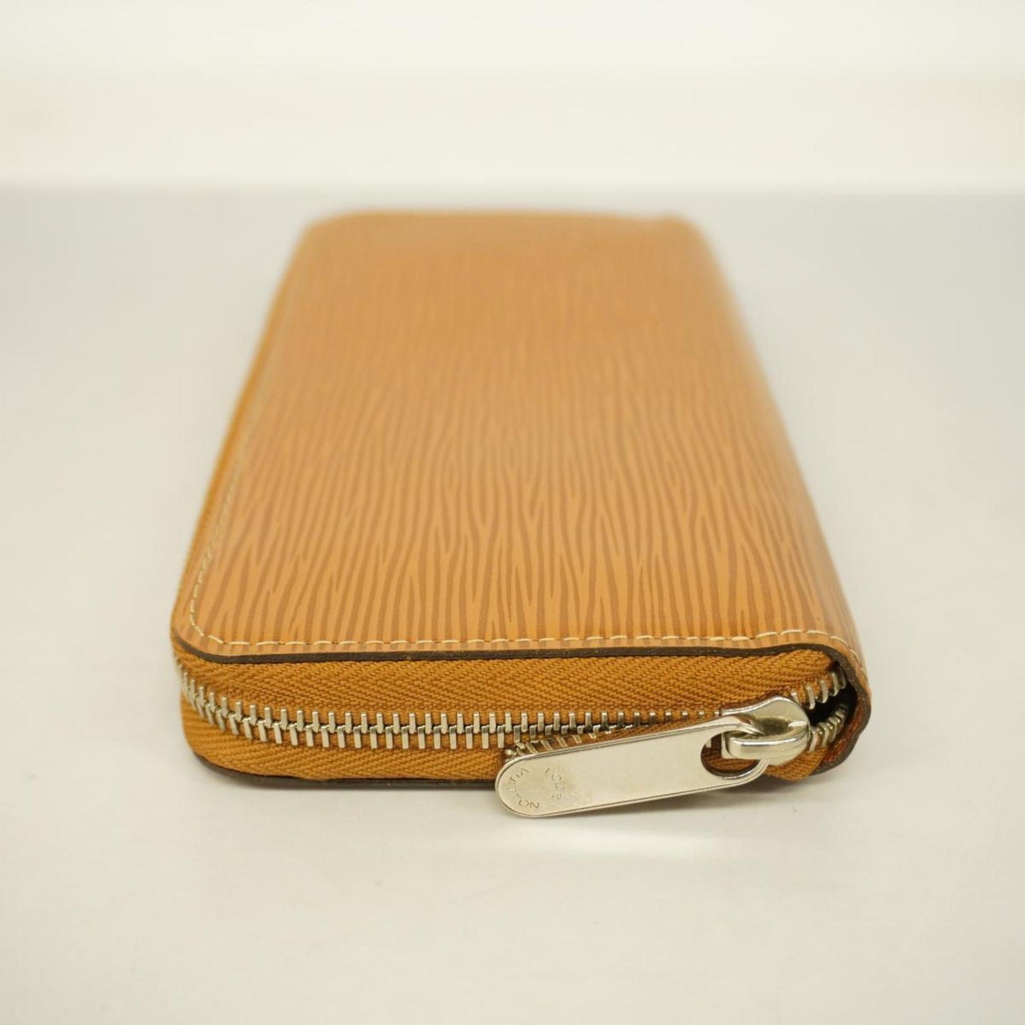 Louis Vuitton Zippy Wallet  Leather Wallet  ()