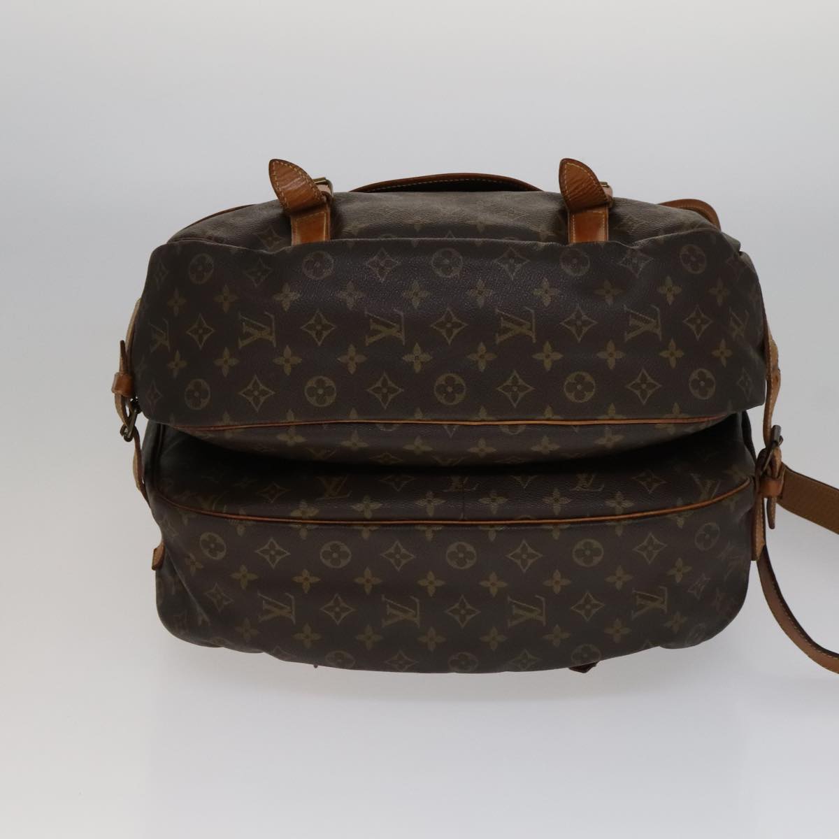 LOUIS VUITTON Monogram Saumur 43 Shoulder Bag M42252 LV 110027