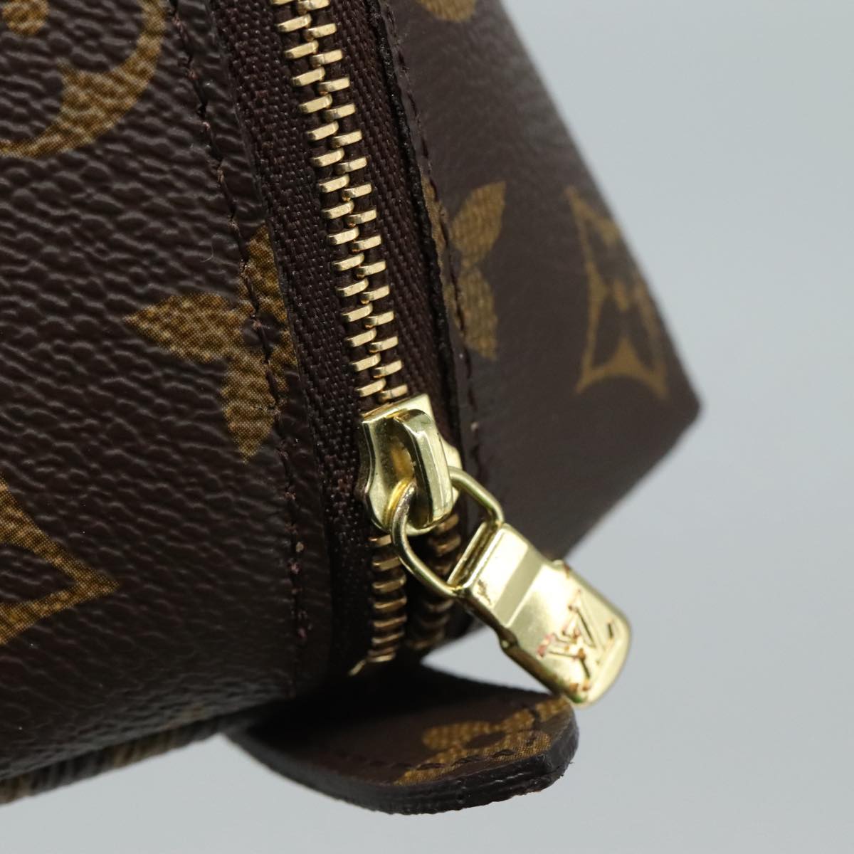 LOUIS VUITTON Monogram Trousse Demi Ronde Cosmetic Pouch M47520 LV 110614