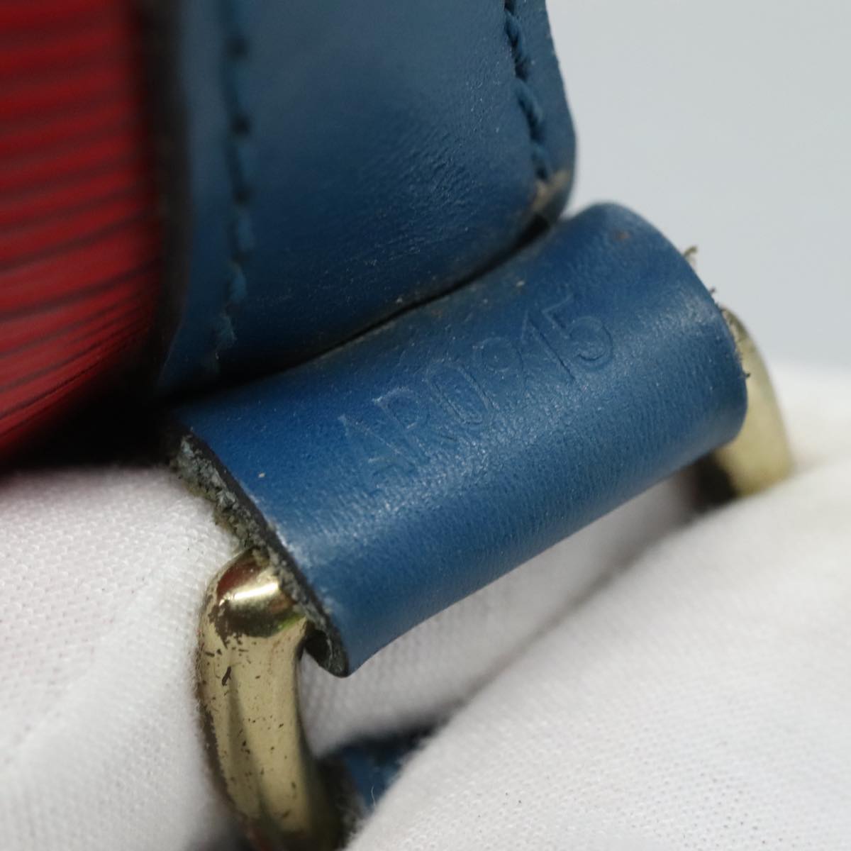 LOUIS VUITTON Epi Noe Shoulder Bag Bicolor Red Blue M44084 LV 110652