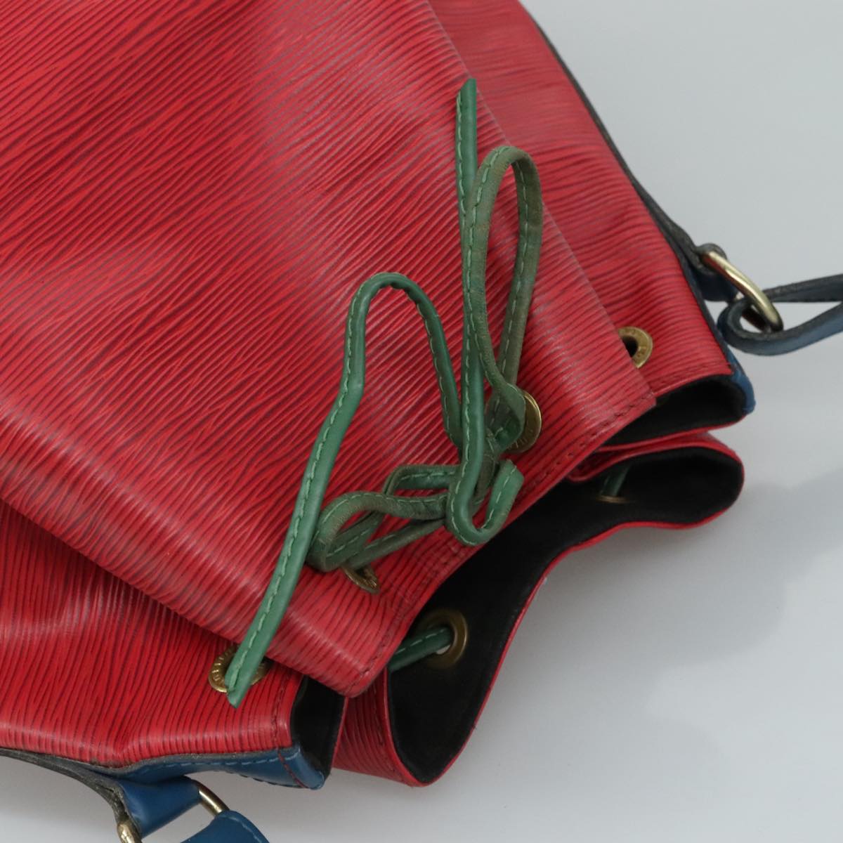 LOUIS VUITTON Epi Noe Shoulder Bag Bicolor Red Blue M44084 LV 110652
