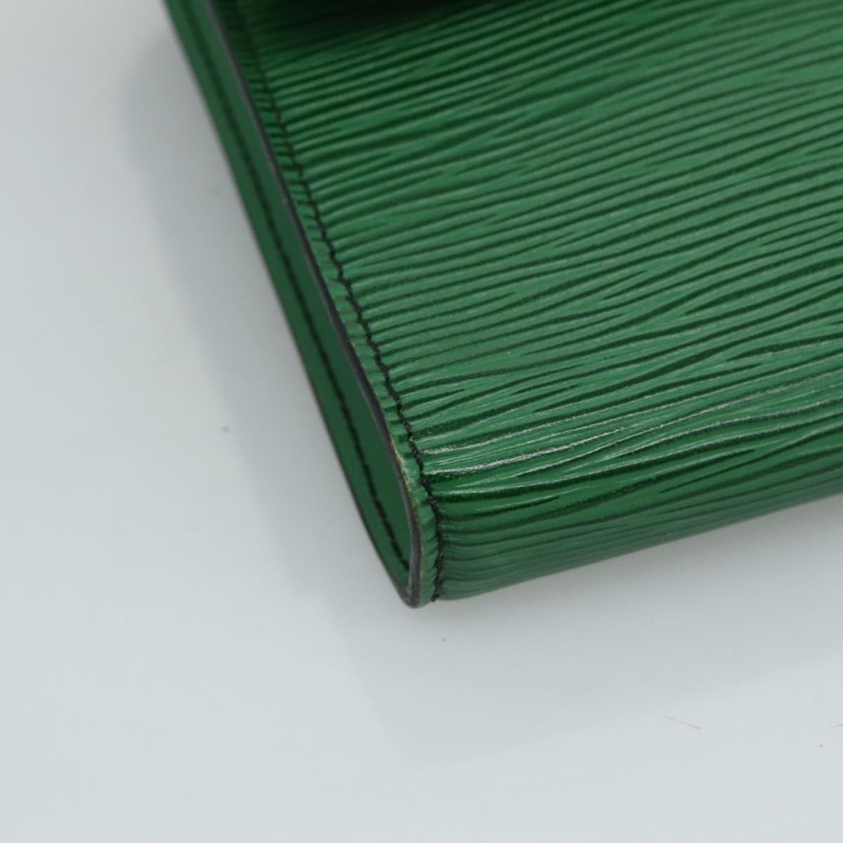 LOUIS VUITTON Epi Pochette Arche Shoulder Bag Green M52574 LV 110655