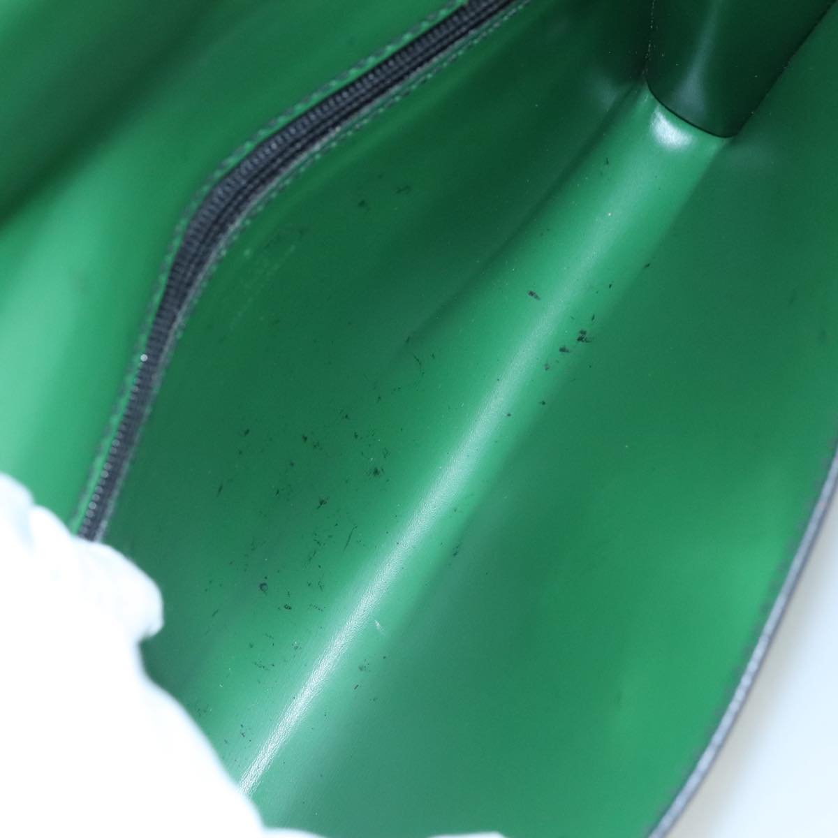 LOUIS VUITTON Epi Pochette Arche Shoulder Bag Green M52574 LV 110655