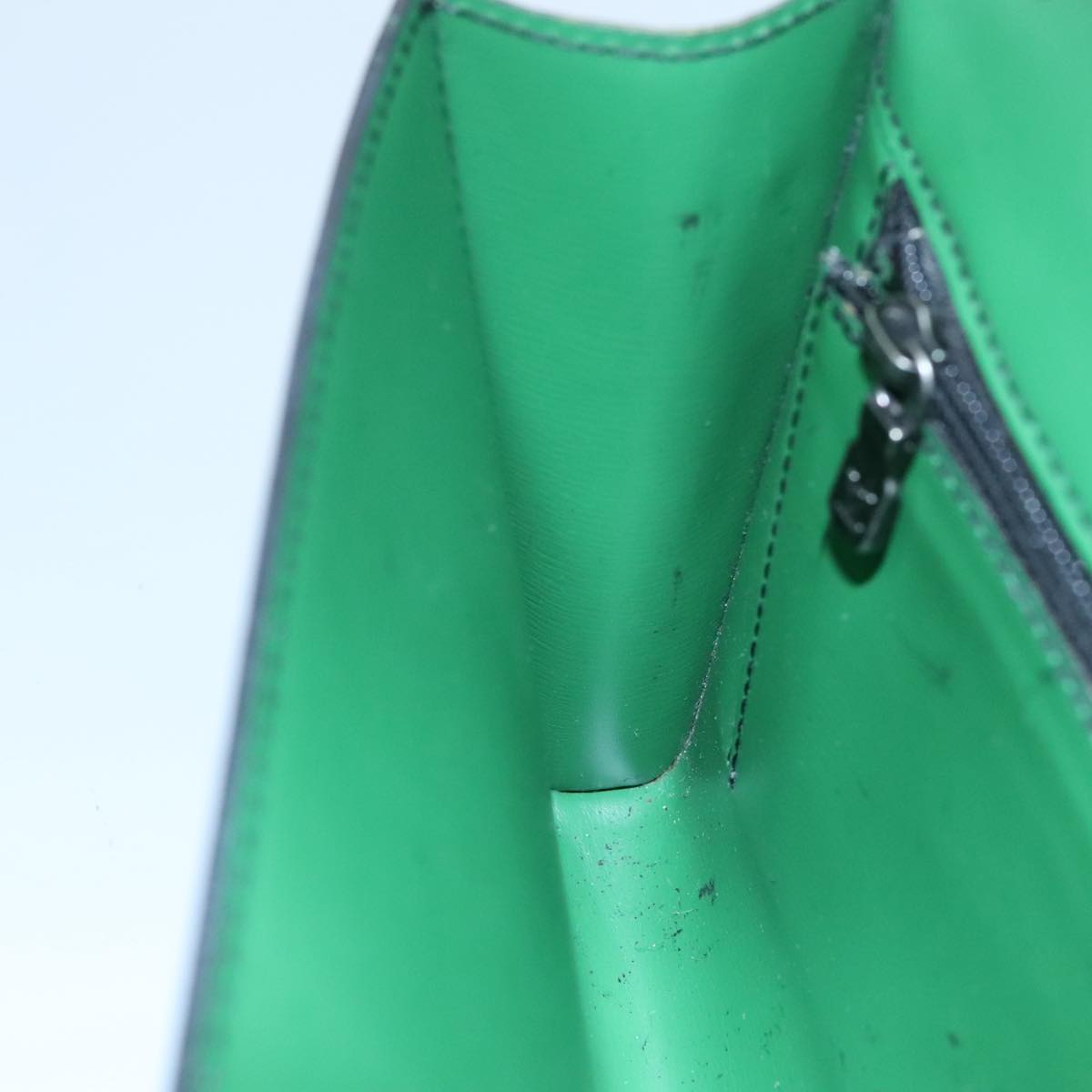 LOUIS VUITTON Epi Pochette Arche Shoulder Bag Green M52574 LV 110655