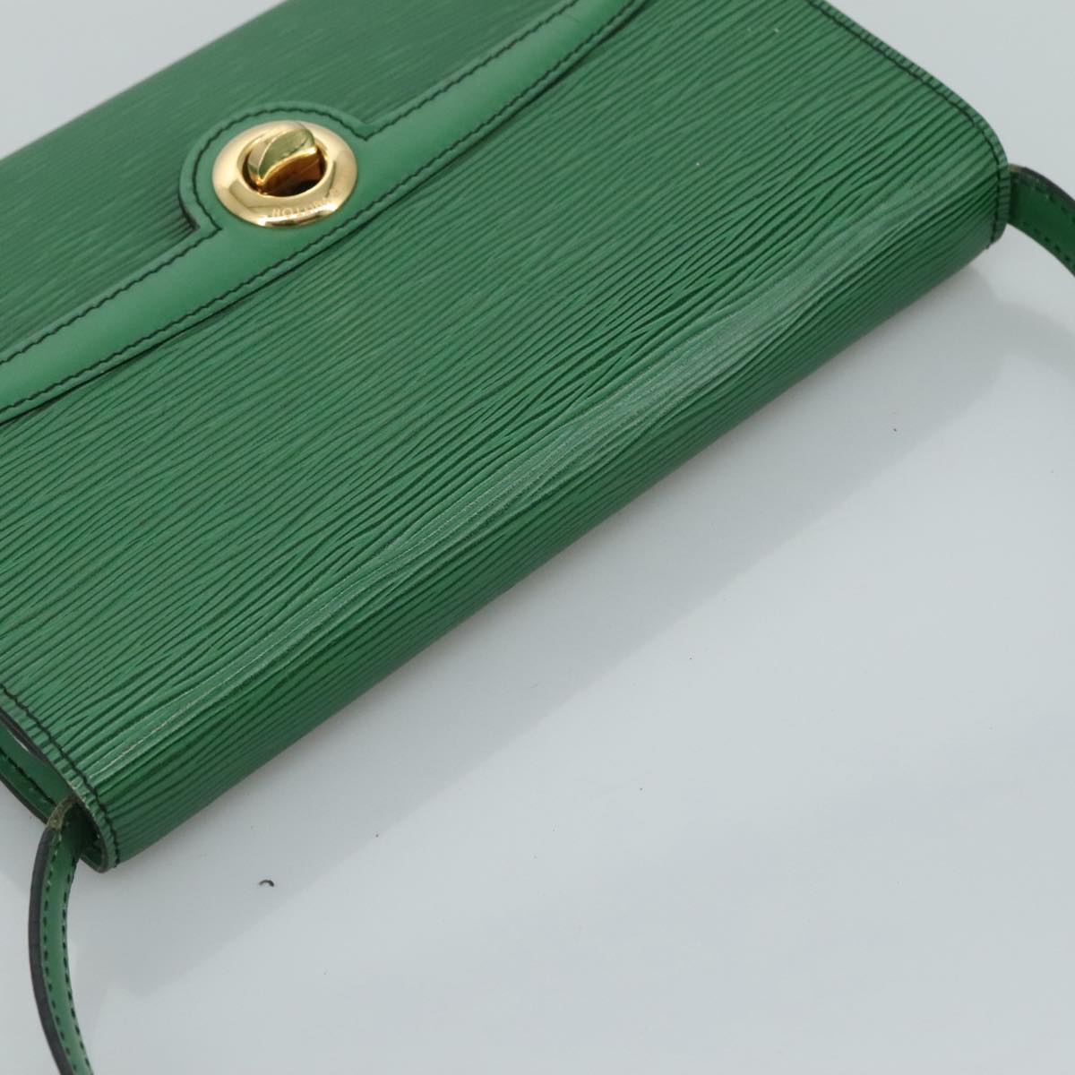 LOUIS VUITTON Epi Pochette Arche Shoulder Bag Green M52574 LV 110655