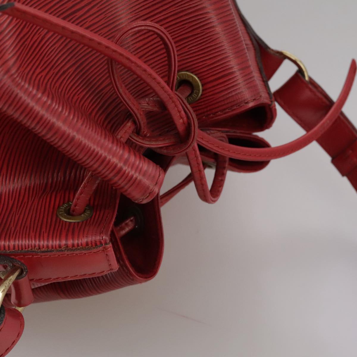 LOUIS VUITTON Epi Noe Shoulder Bag Red M44007 LV 111052