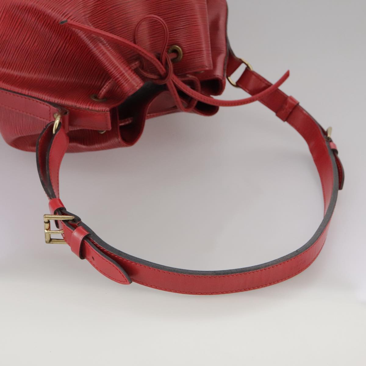 LOUIS VUITTON Epi Noe Shoulder Bag Red M44007 LV 111052