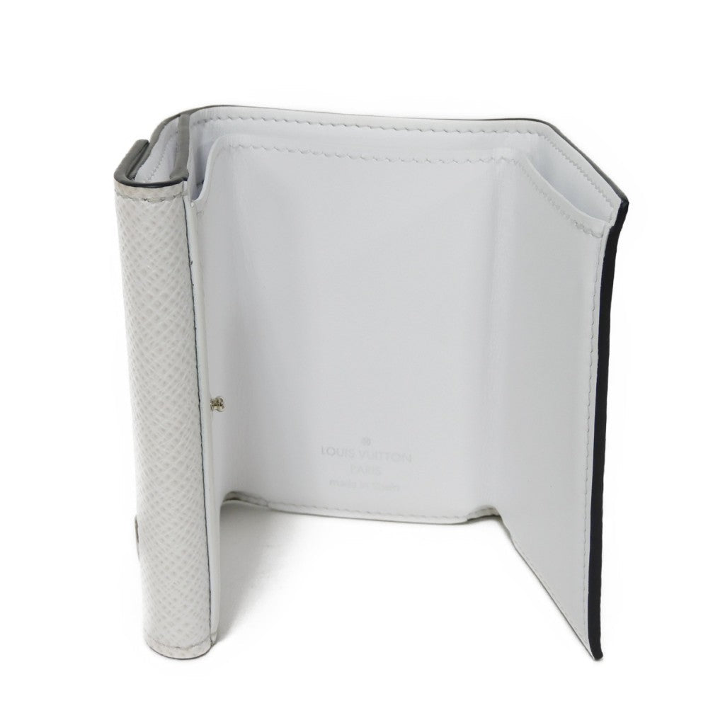 Louis Vuitton Discovery Compact Wallet M67621