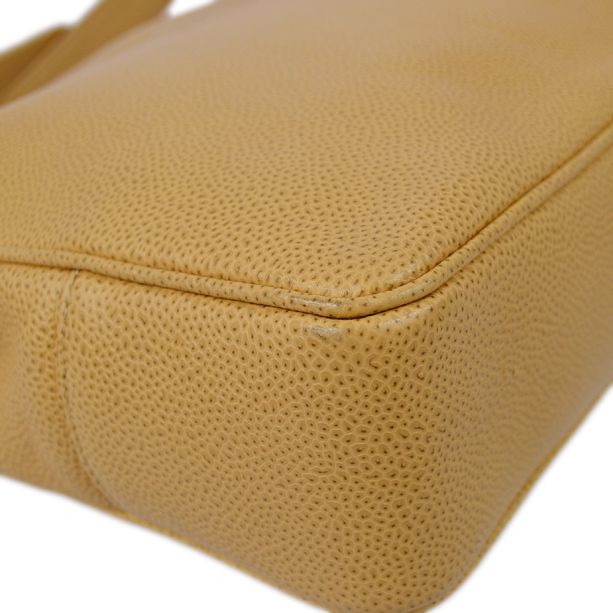 Luxury Chanel 1991-1994 Beige Caviar Chain Shoulder Tote Bag