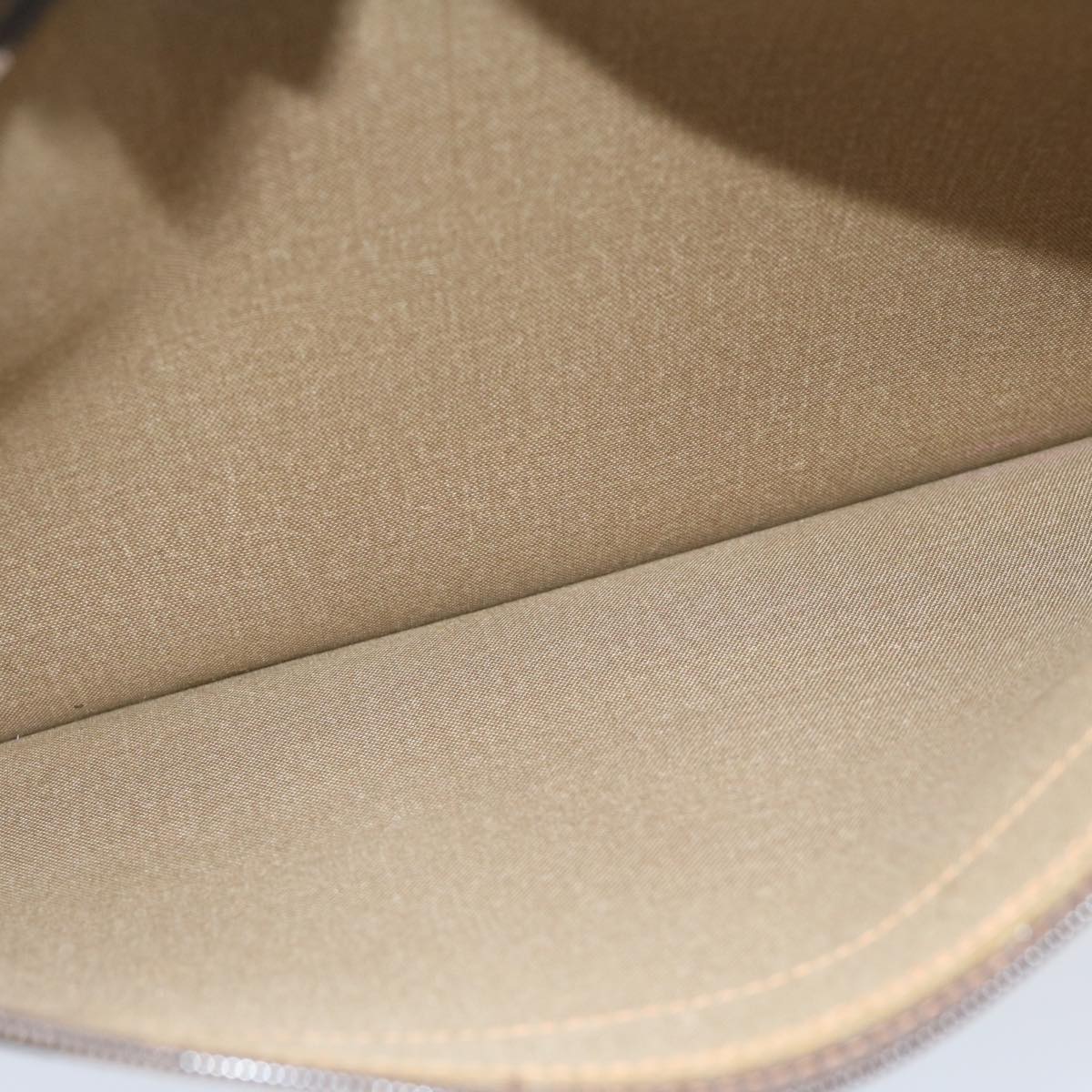 Gucci Sherry  Canvas Clutch Bag ()