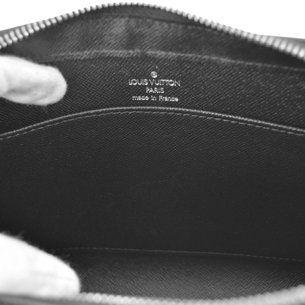Louis Vuitton Black Taiga Baikal Clutch Handbag M30182
