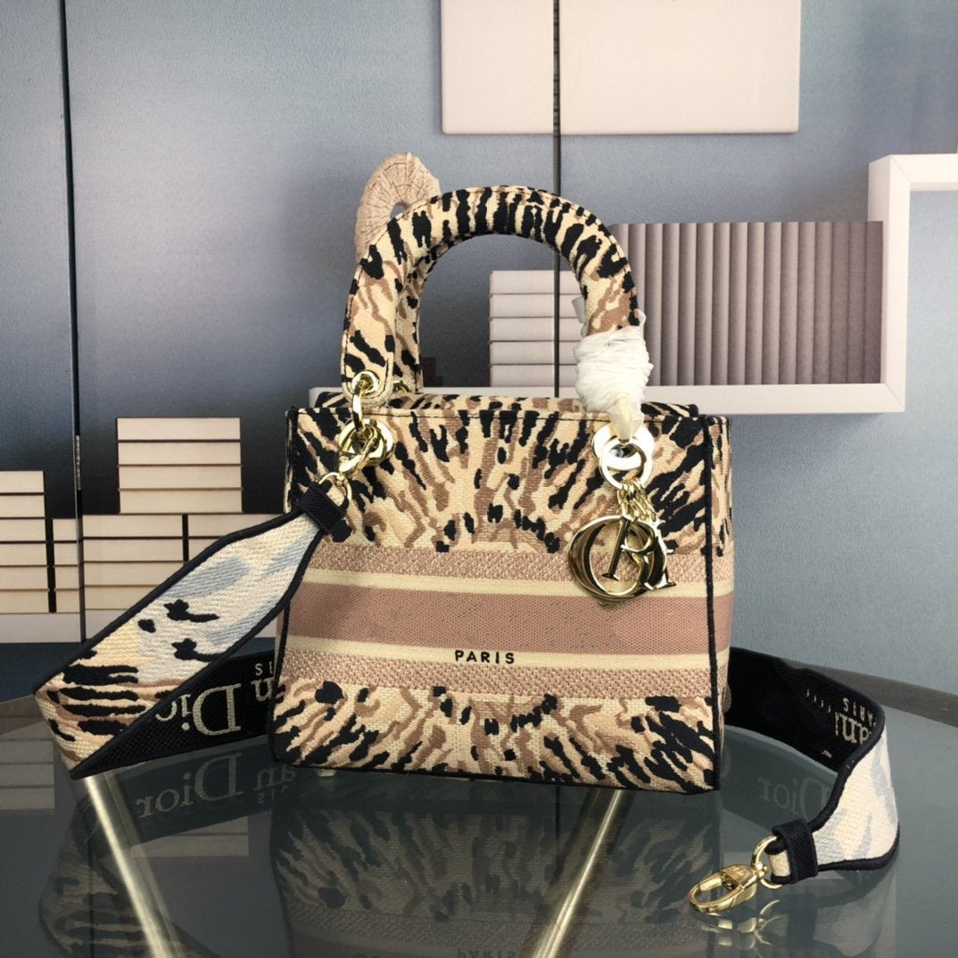 Luxury DiorMEDIUM D-LITE 24 BEIGE MILTI COLOR MIZZA EMBROIDERY