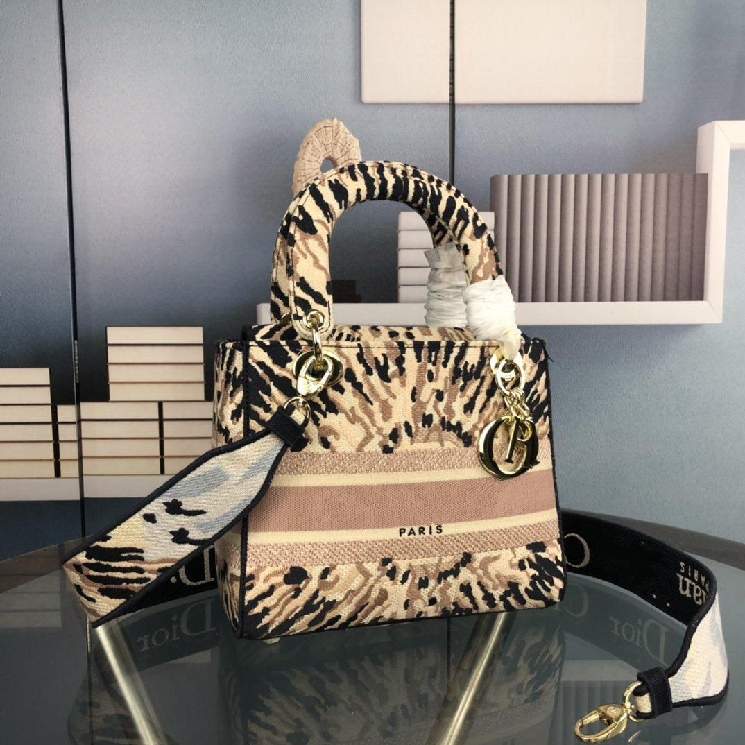 Luxury DiorMEDIUM D-LITE 24 BEIGE MILTI COLOR MIZZA EMBROIDERY
