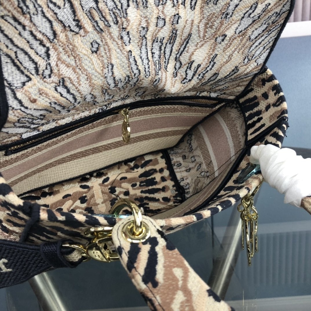 Luxury DiorMEDIUM D-LITE 24 BEIGE MILTI COLOR MIZZA EMBROIDERY