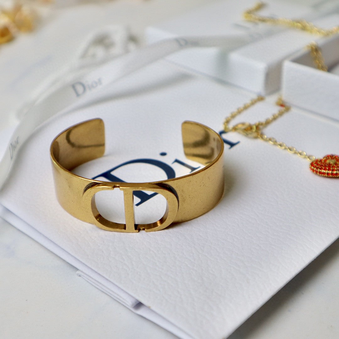 Luxury DiorCUFF BRACELET GOLD