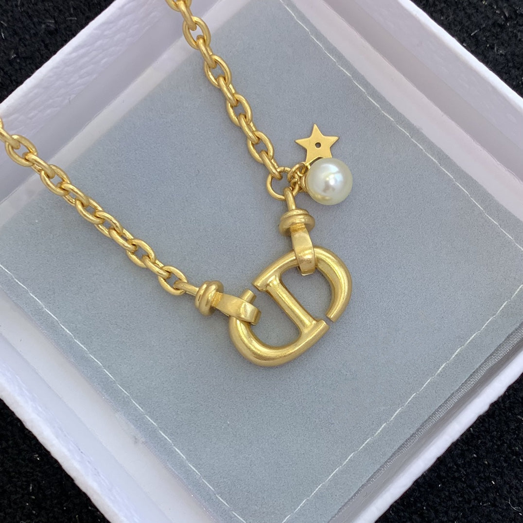 Luxury DiorPEDANT MOP STAR GOLD NECKLACE