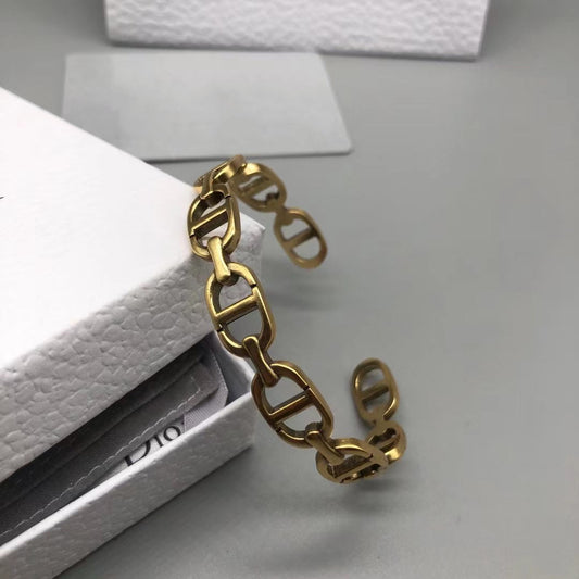 Luxury DiorMOTIF GOLD CUFF BRACELET