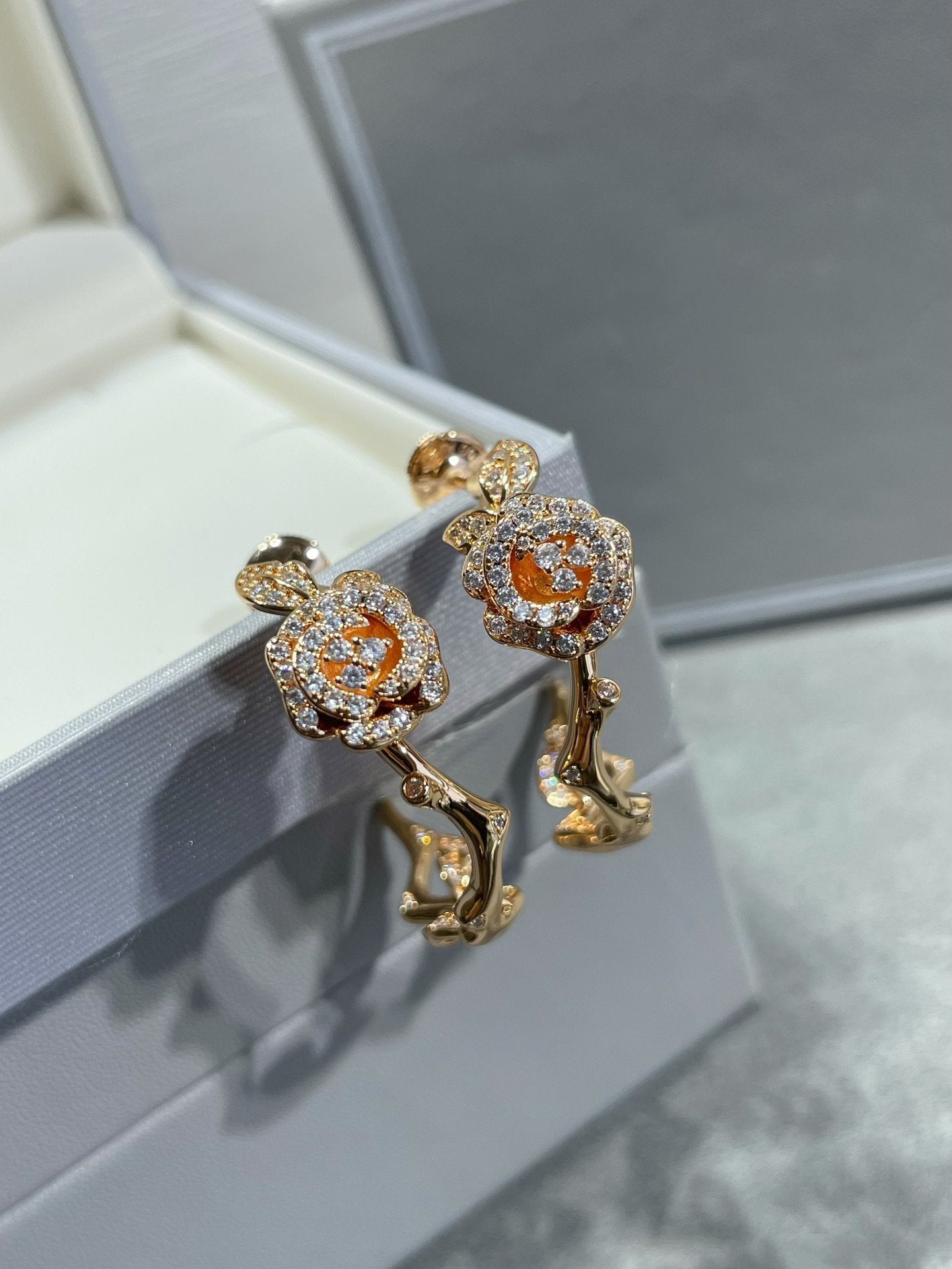 Luxury DiorROSE BAGATELLE DIAMOND EARRINGS