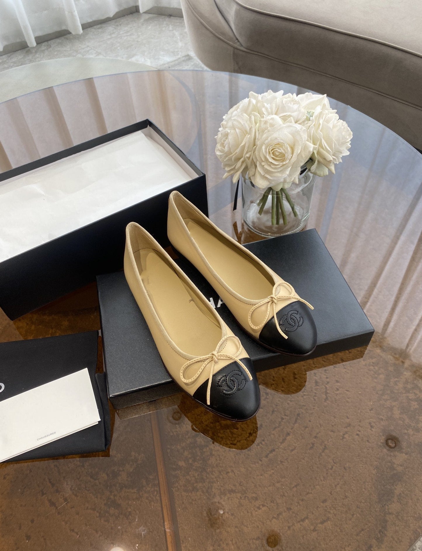 Luxury Chanel ballet flats beige black lambskin