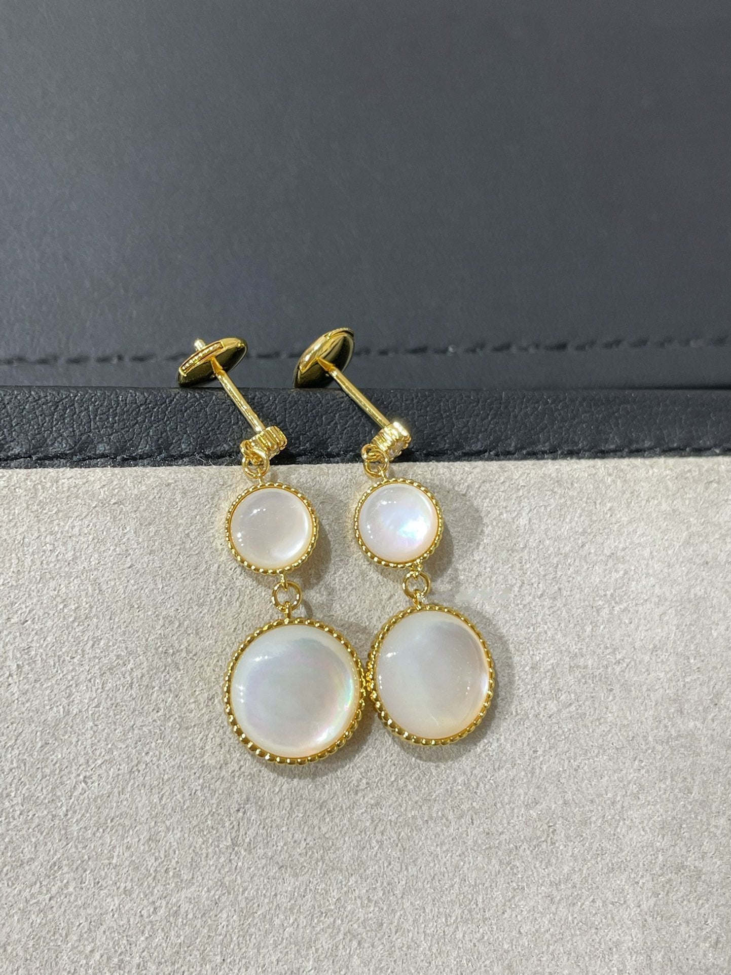 Luxury DiorLUCKY STAR GOLD DIAMOND MOP 3 MOTIF DROP EARRINGS
