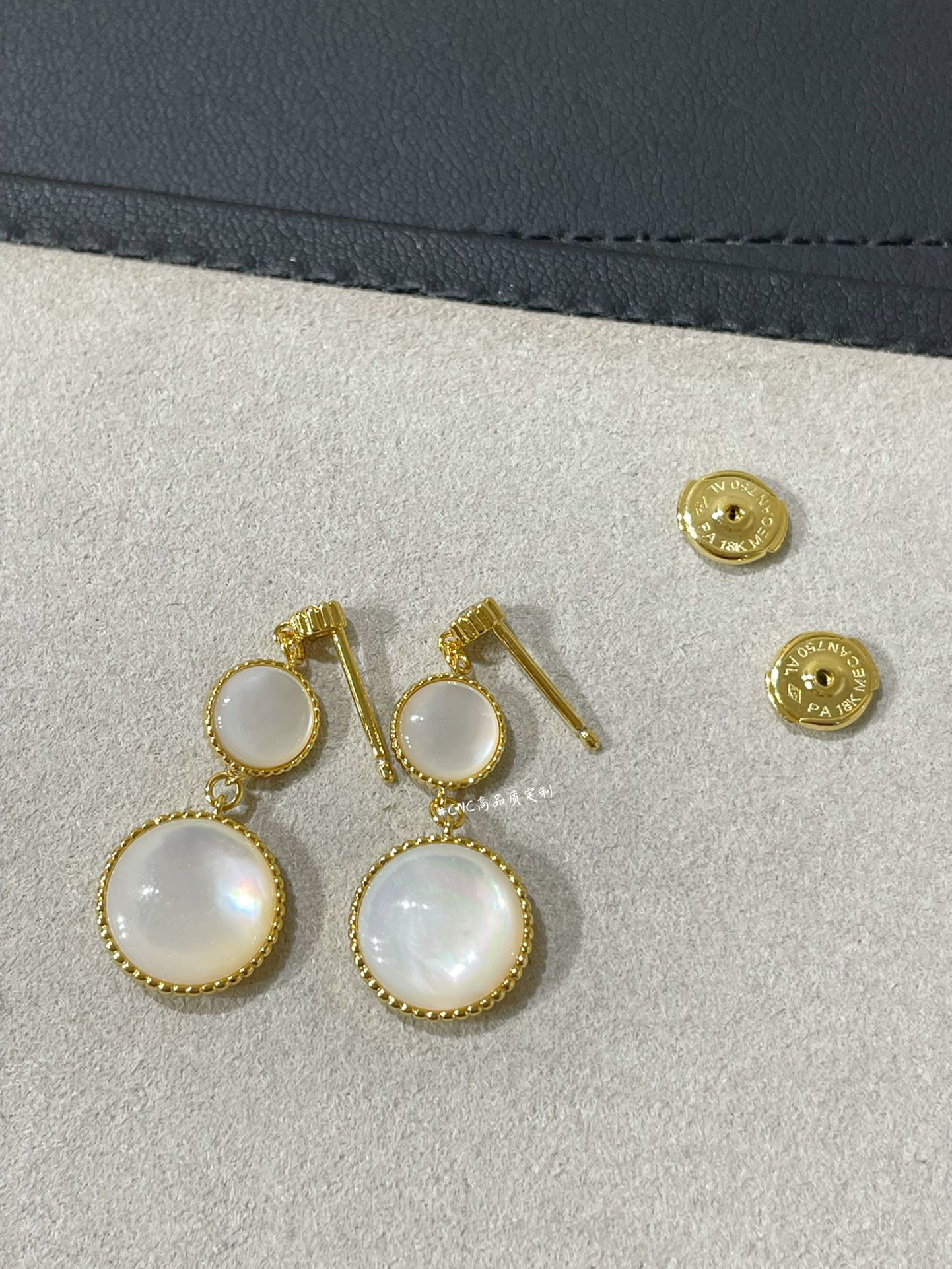 Luxury DiorLUCKY STAR GOLD DIAMOND MOP 3 MOTIF DROP EARRINGS