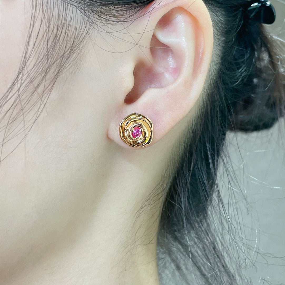 Luxury DiorROSE COUTRE PINK GOLD DIAMOND STUD EARRINGS