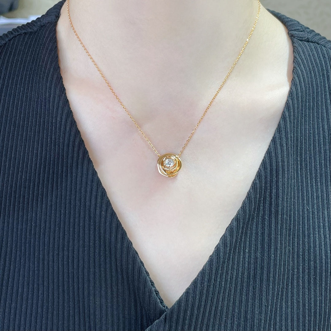 Luxury DiorROSE COUTRE PINK GOLD DIAMOND NECKLACE