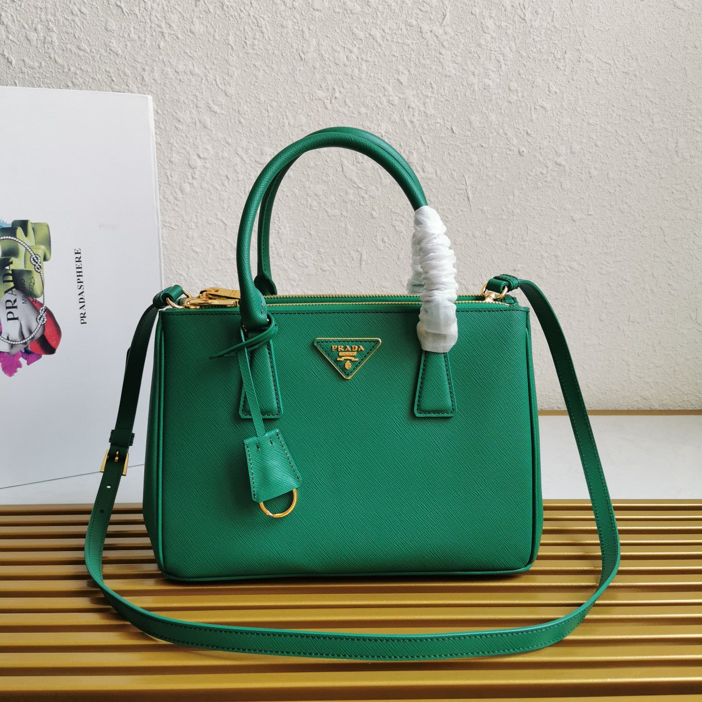 Luxury PradaMEDIUM GALLERIA 28 GREEN SAFFIANO LEATHER