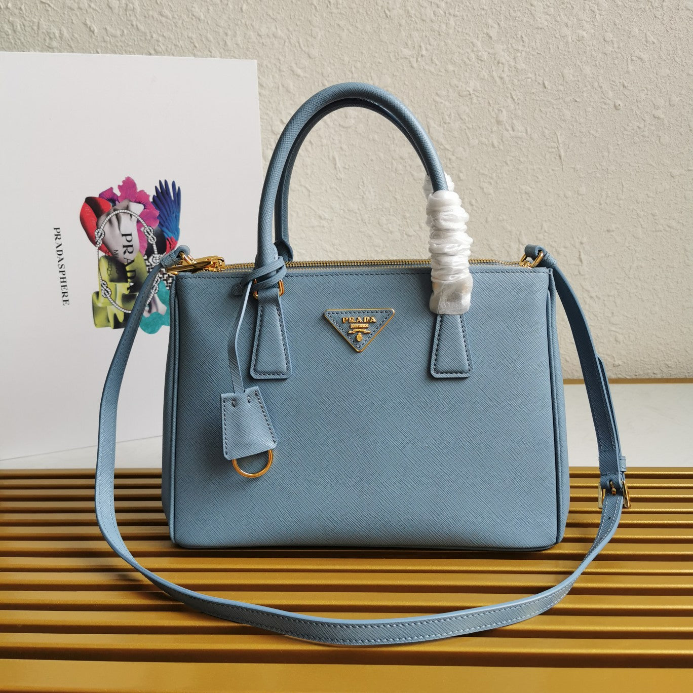 Luxury PradaMEDIUM GALLERIA 28 CLOUD BLUE SAFFIANO LEATHER