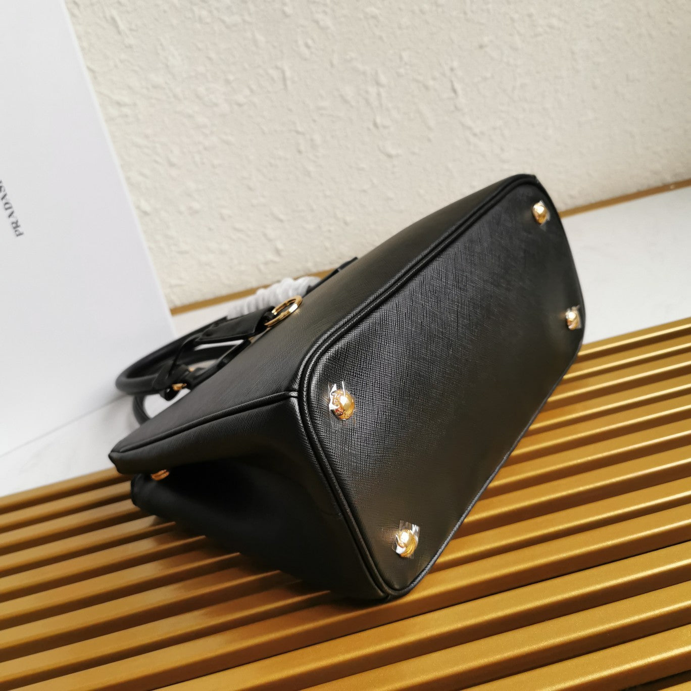 Luxury PradaMEDIUM GALLERIA 28 BLACK SAFFIANO LEATHER