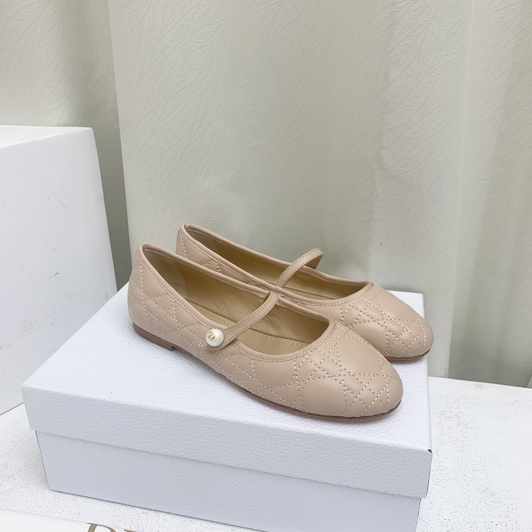 Luxury DiorBALLET FLAT BEIGE MOP MIDDLE