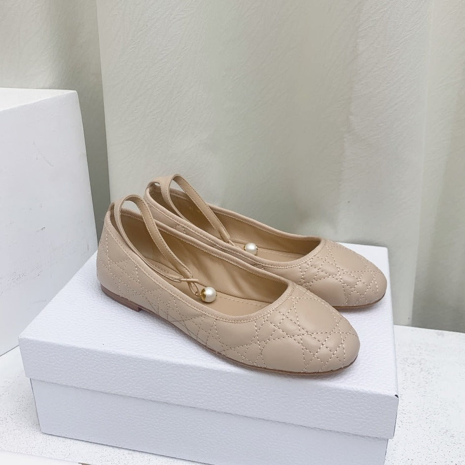 Luxury DiorBALLET FLAT BEIGE MOP