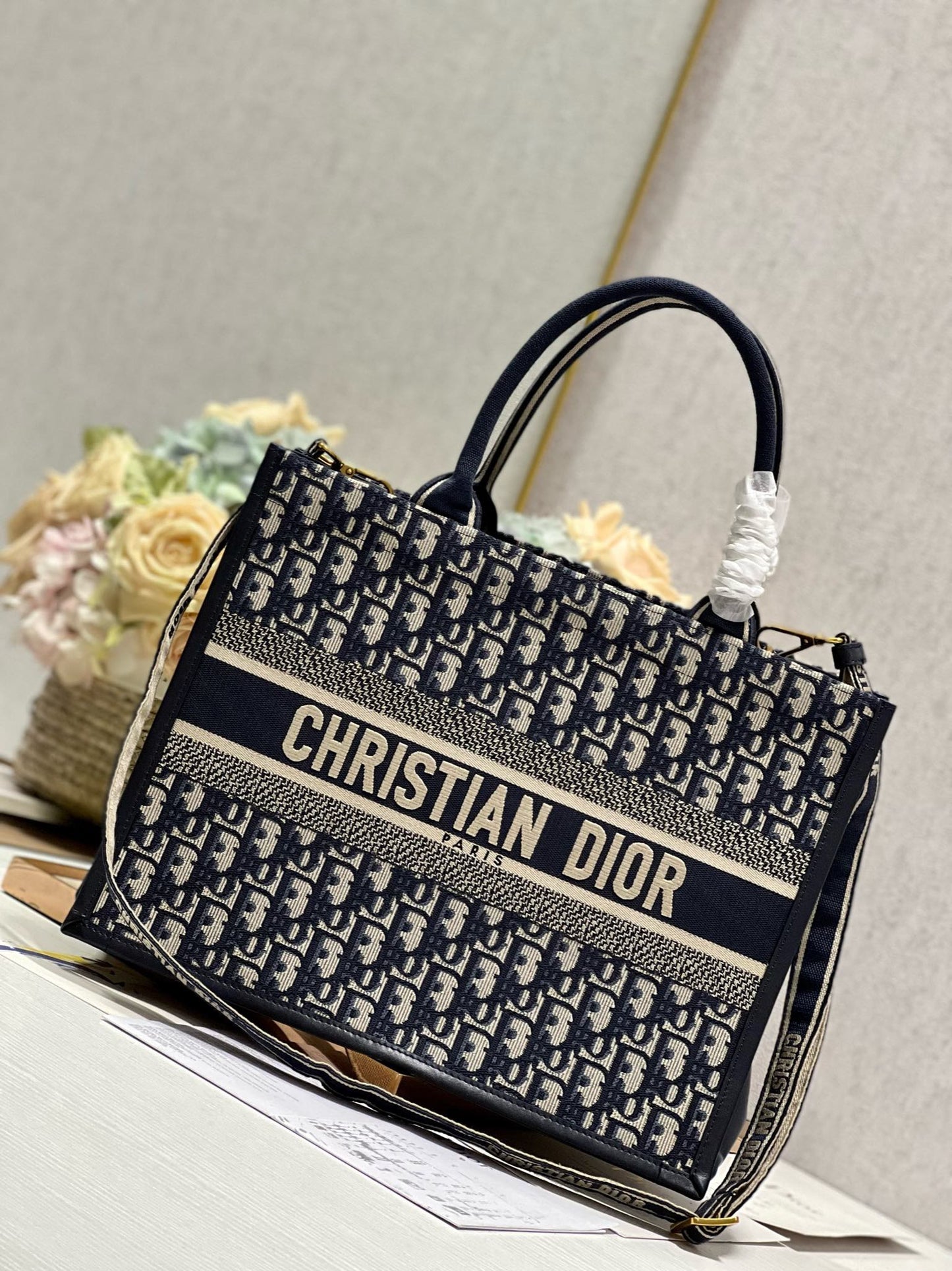 Luxury DiorMEDIUM BOOK TOTE 36 BLUE OBLIQUE EMBROIDERY