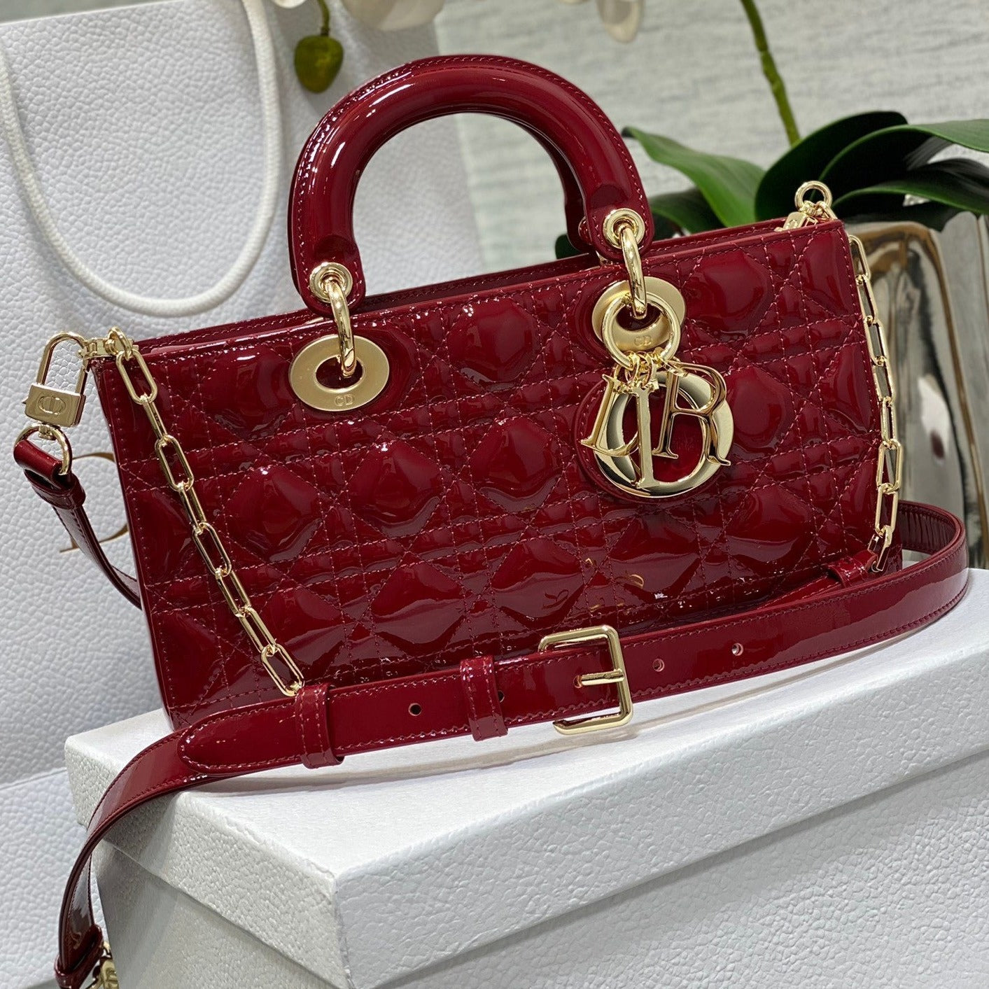 Luxury DiorMEDIUM LADY D-JOY 26 RED PATENT CALFSKIN