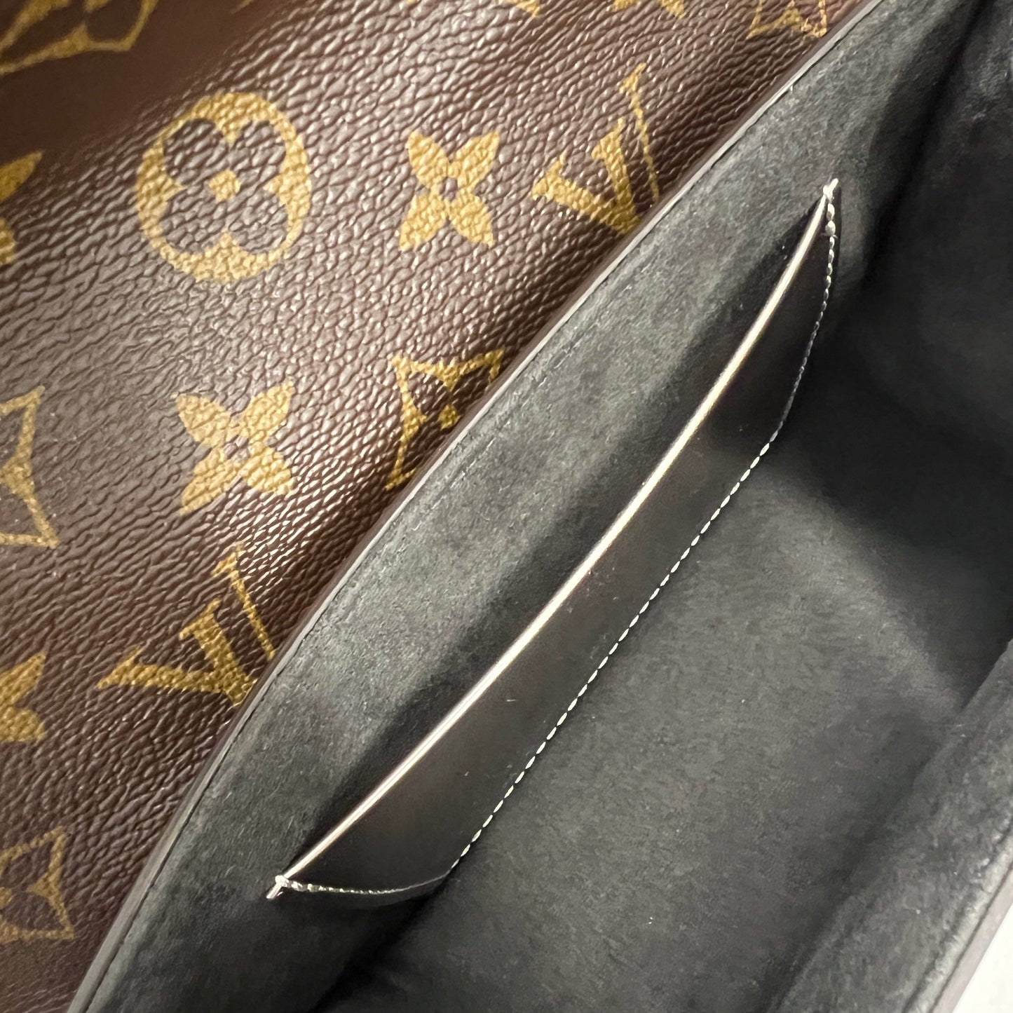 Louis Vuitton Metallic Grey Vernis Monogram Canvas Wynwood