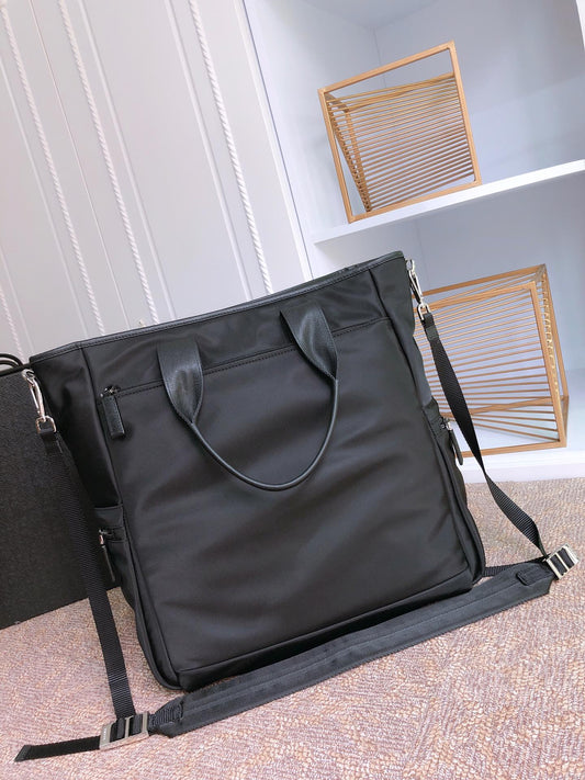 Luxury PradaTOTE BAG 38 IN BLACK RE-NYLON AND SAFFIANO LEATHER TRIM