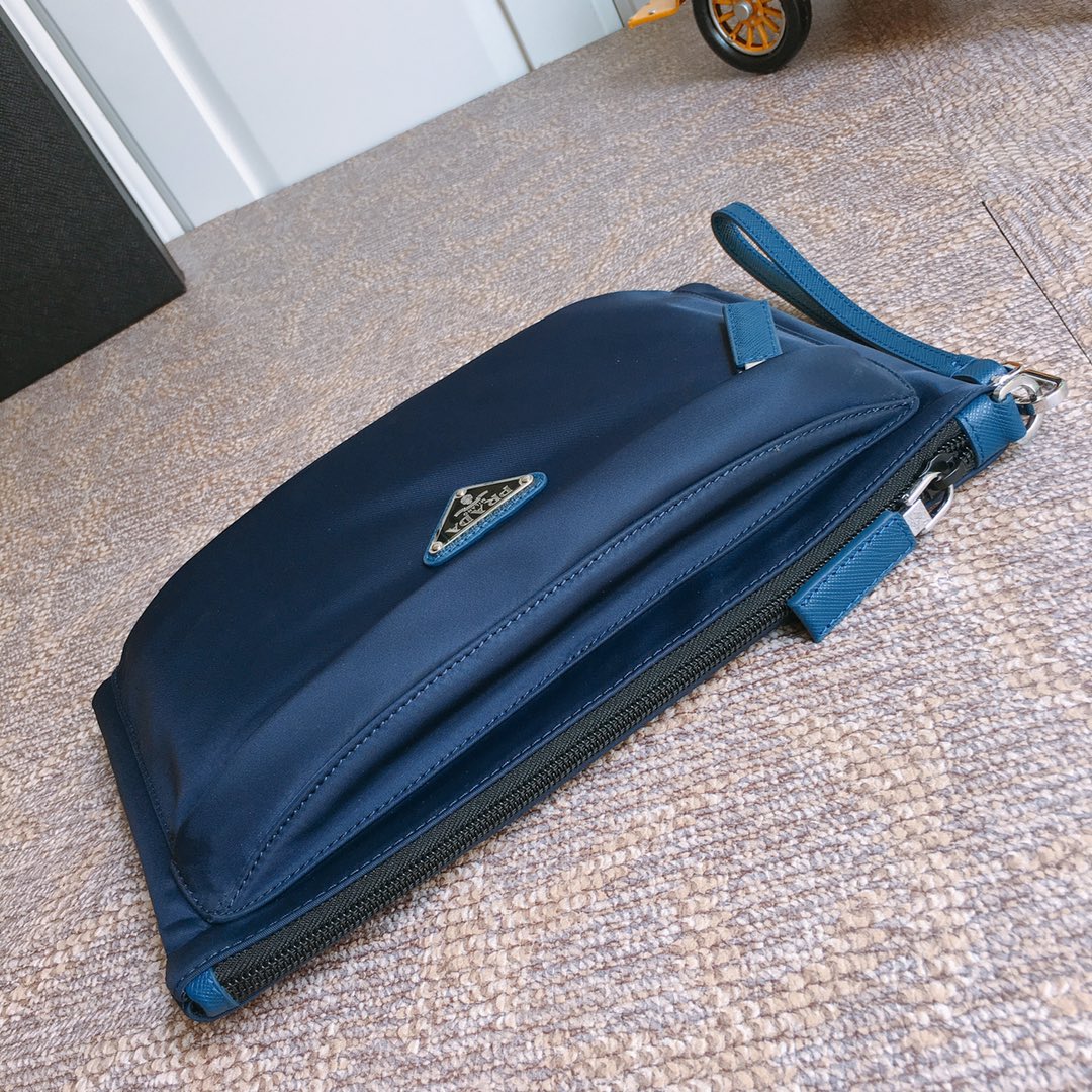 Luxury PradaCLUTCH 28 IN NAVY BLUE RE-NYLON