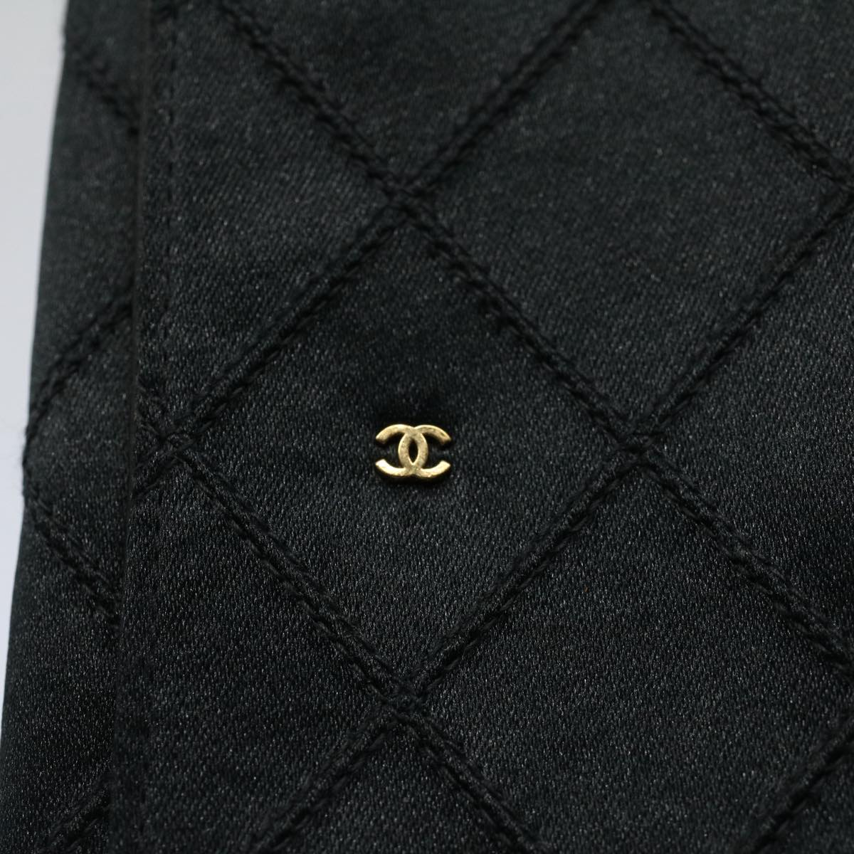 CHANEL Logo CC Clutch Bag