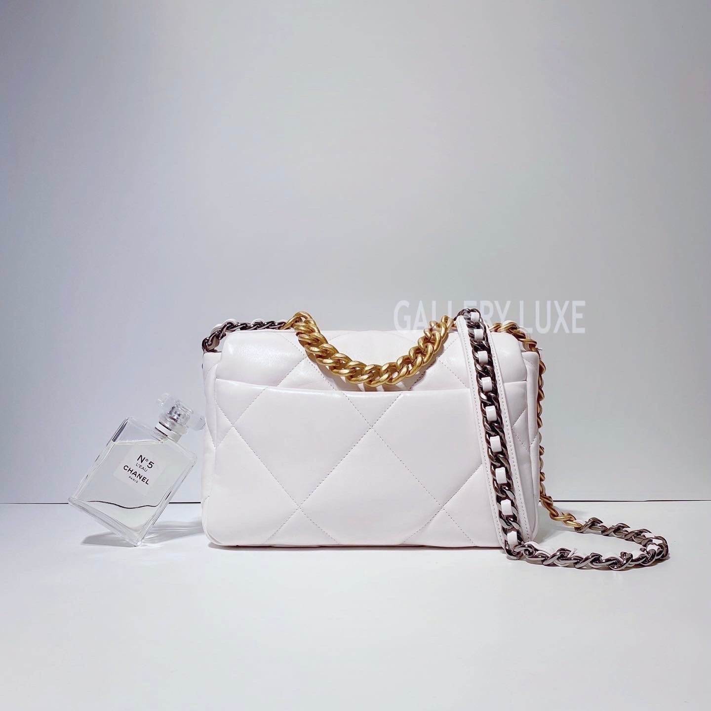 No.3369-Chanel 19 Small Handbag (Brand New / 全新)