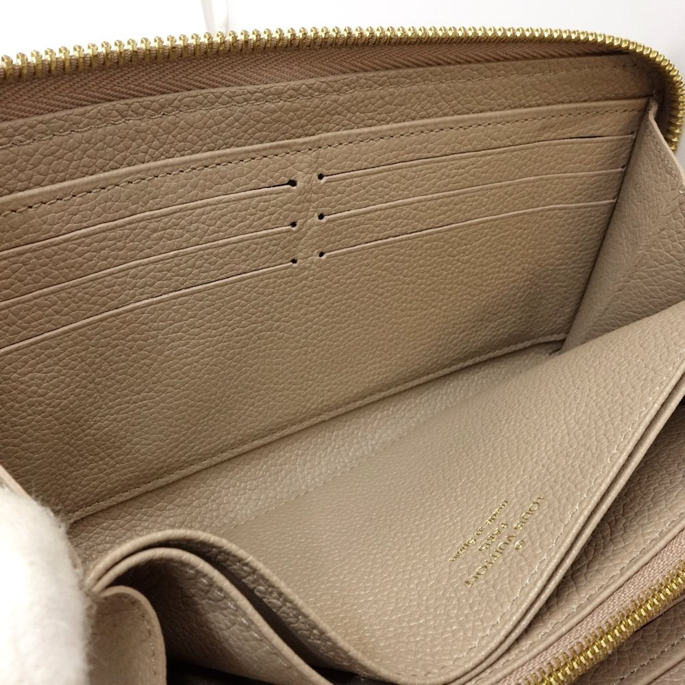 Louis Vuitton Zippy Wallet M69764