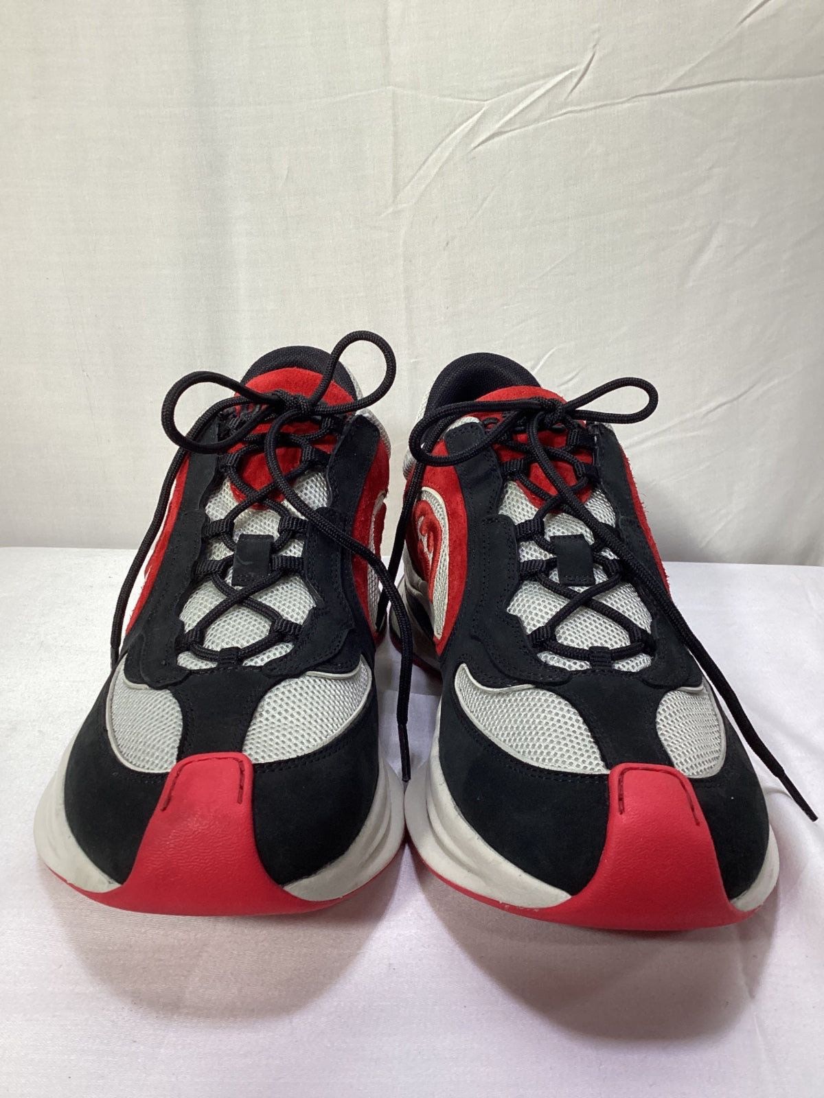 Gucci Run Lace-Up Sneakers in Black and Red Calf Suede