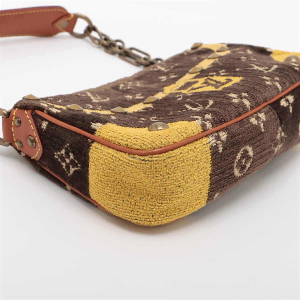 Louis Vuitton Monogram Trompet Poseet Accessories M92710