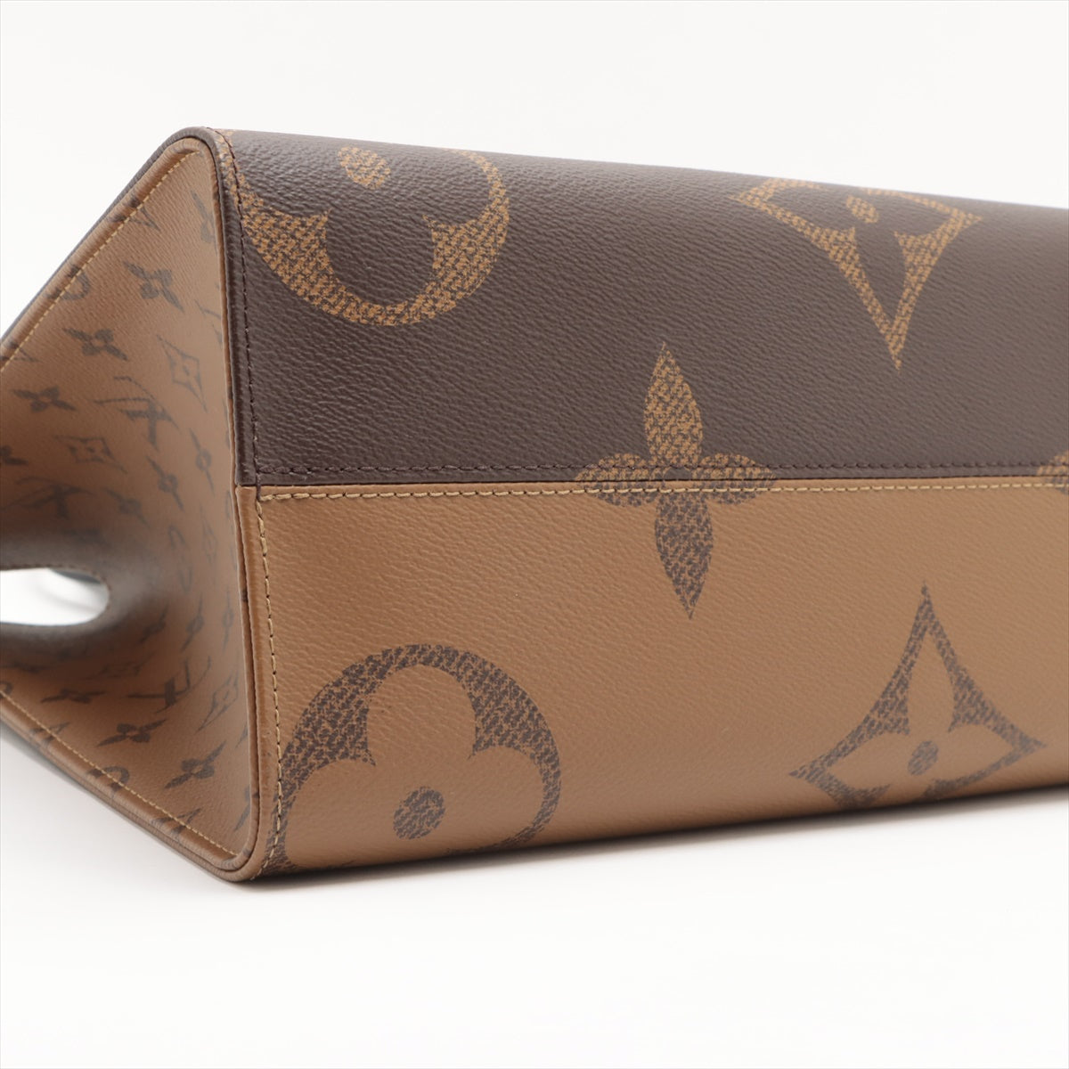 Louis Vuitton Monogram Giant Reversee On The Gor MM M45321