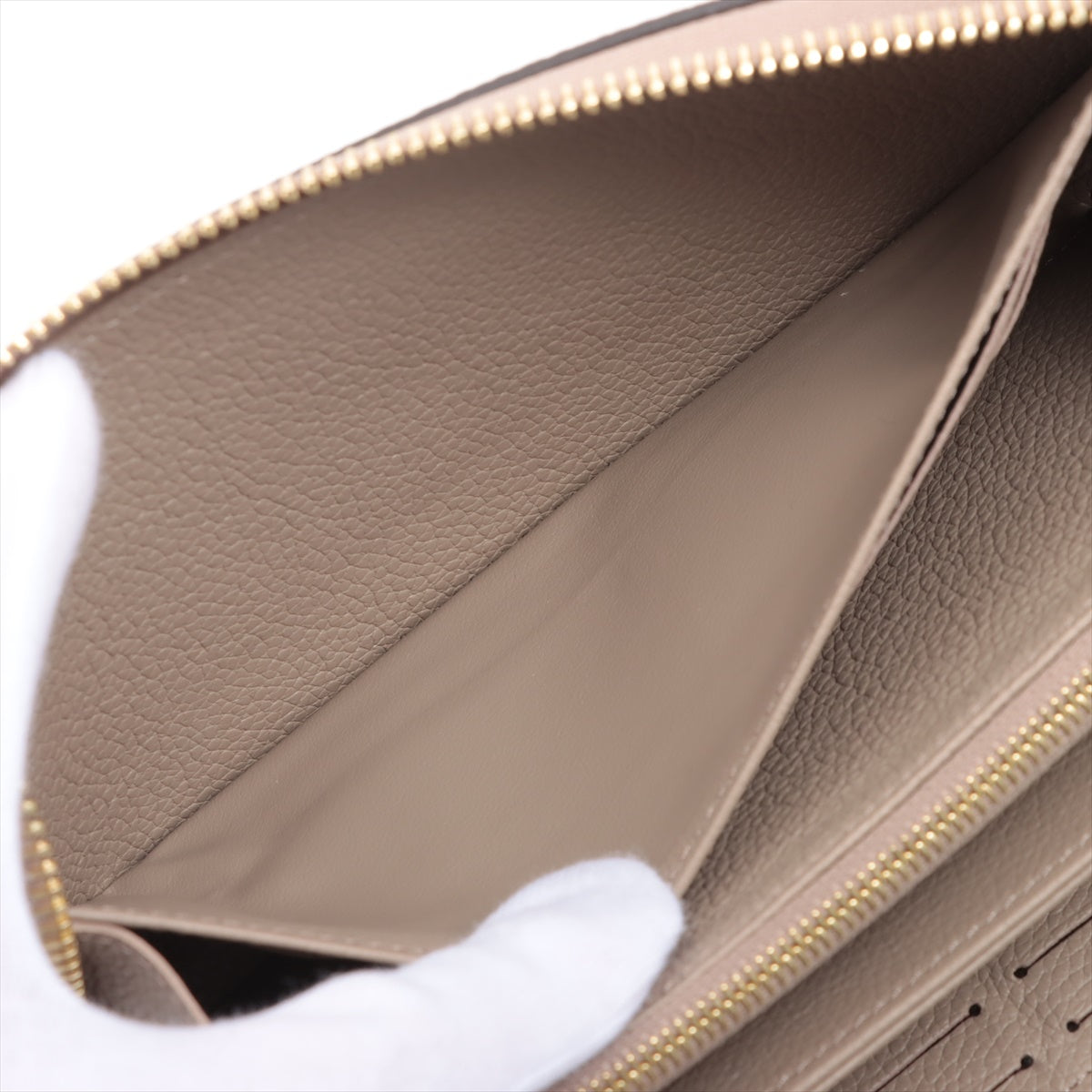 Louis Vuitton Vial Monogram Implant Zippyr Wallet M69794 Tour Trail Claim