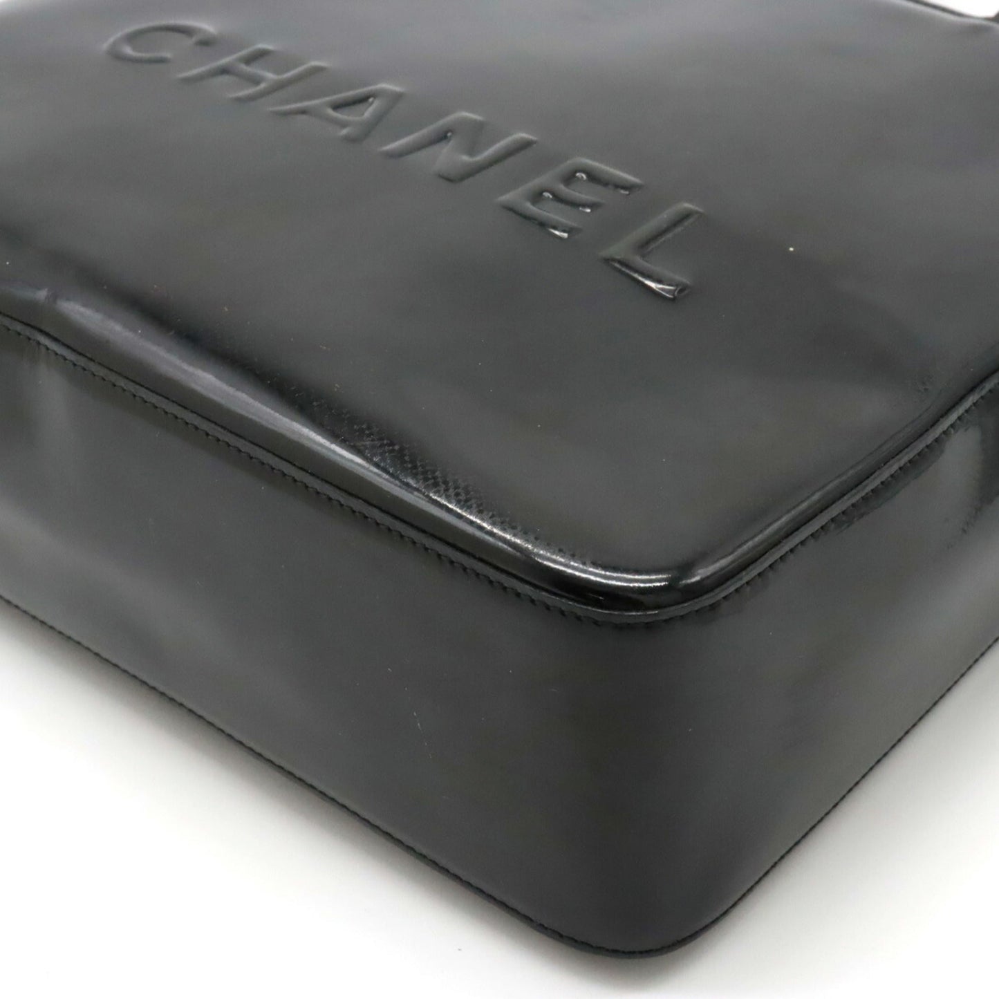 Luxury Chanel tote bag shoulder enamel patent leather black