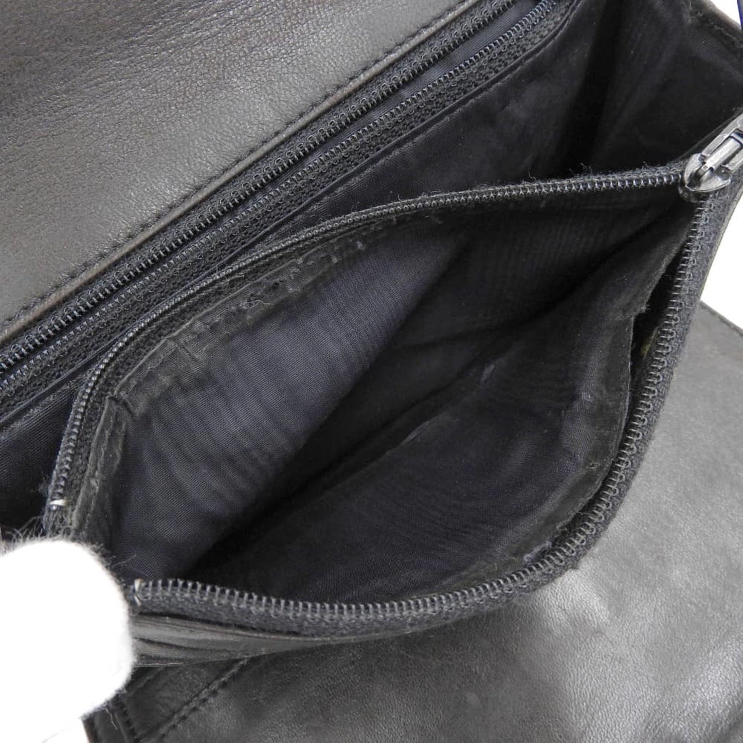 Luxury Chanel here mark tri-fold wallet caviar skin black 5 series
