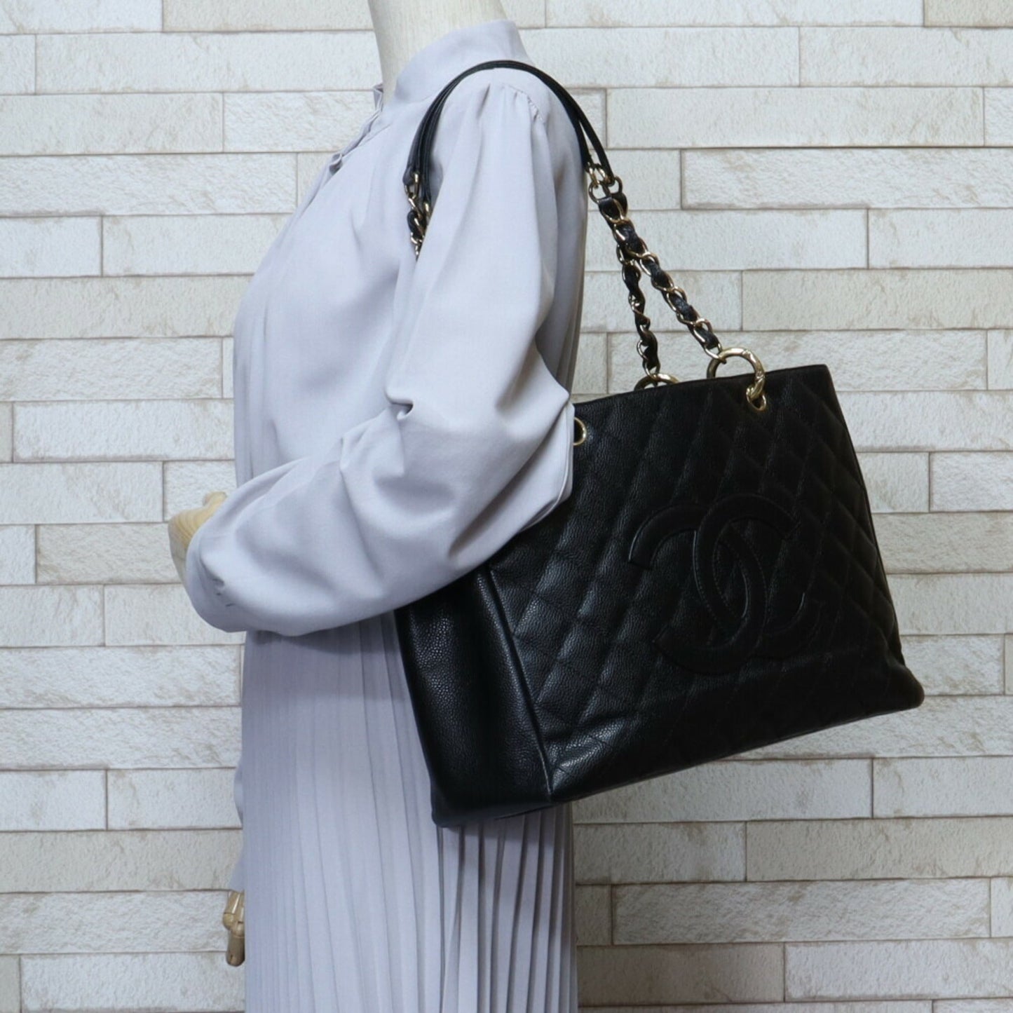 Luxury Chanel chain matelasse shoulder bag caviar skin black ladies