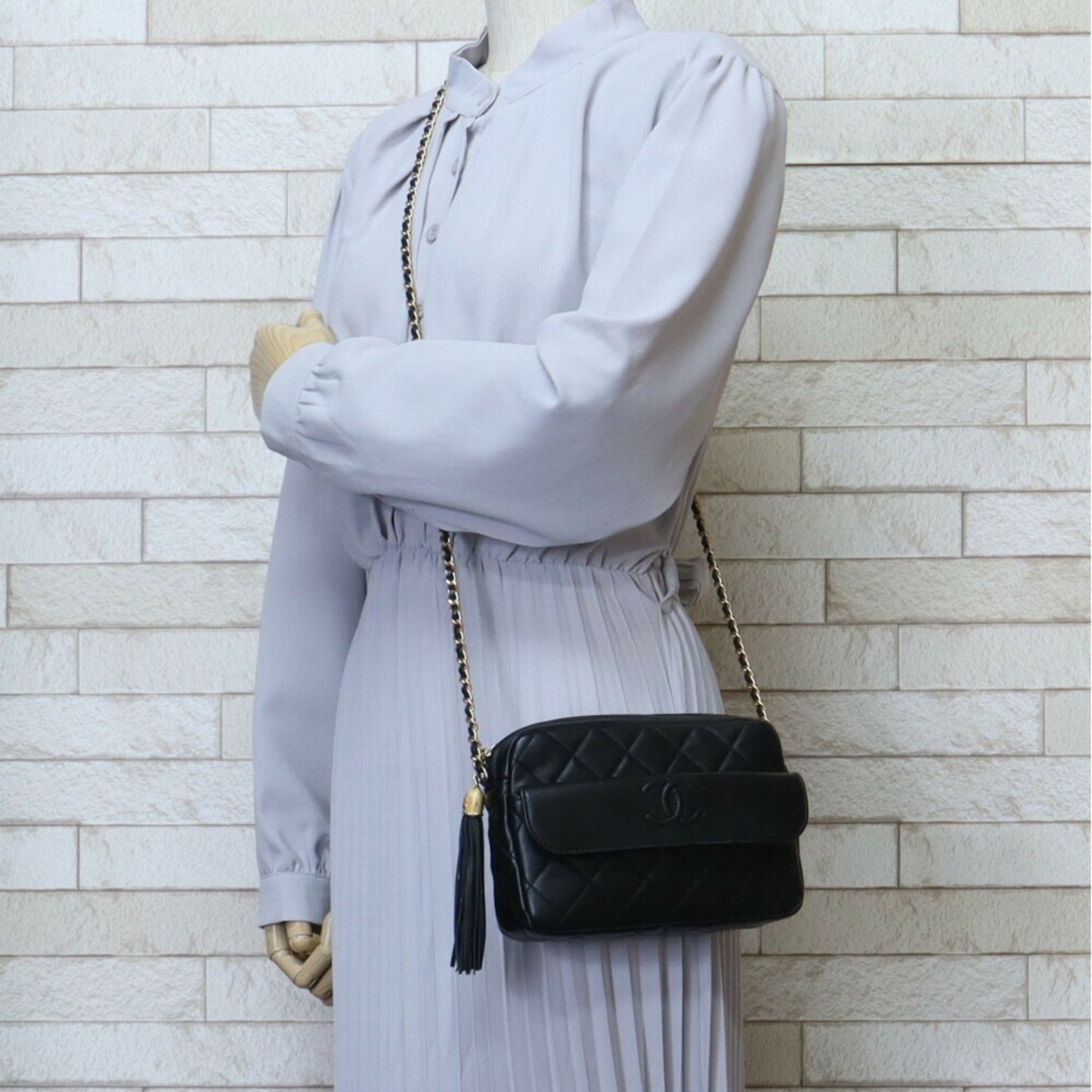 Luxury Chanel Chain Shoulder Bag Lambskin Black Women's